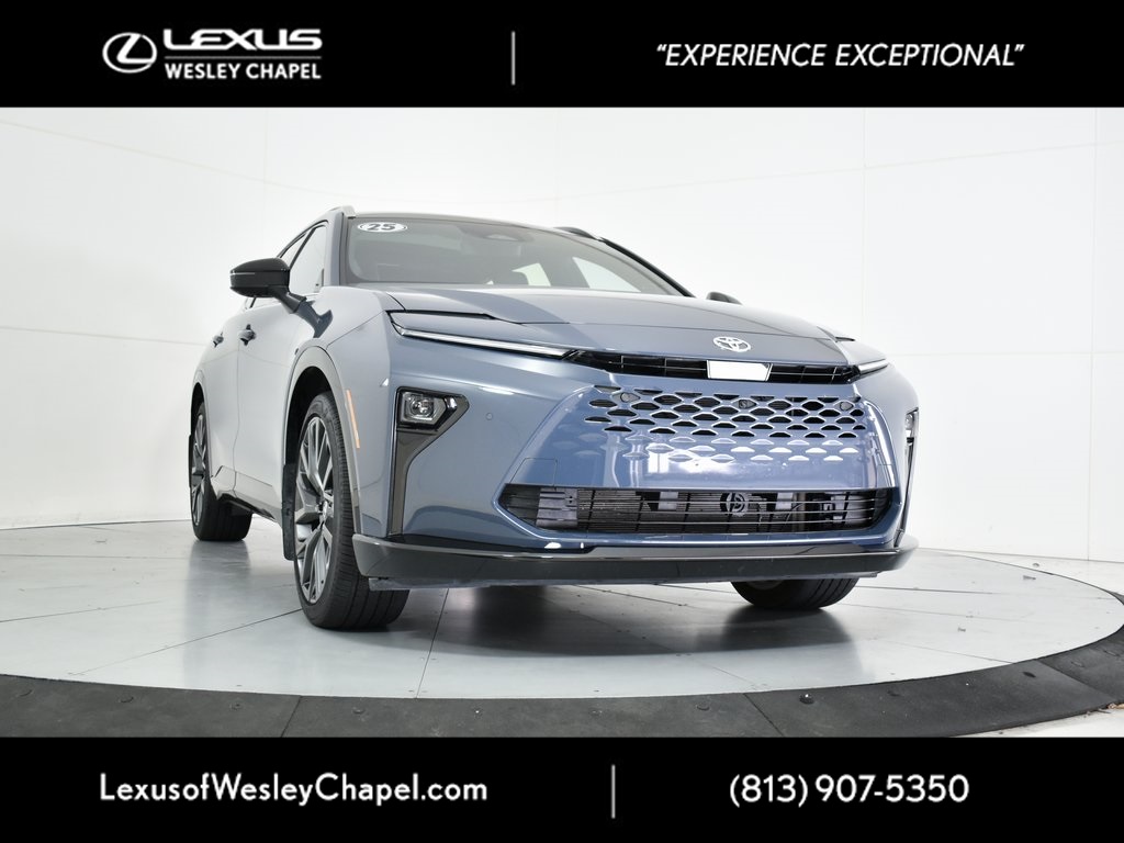 2025 Toyota Crown Signia Limited's photo