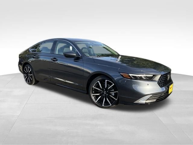 2025 Honda Accord Hybrid Touring's photo