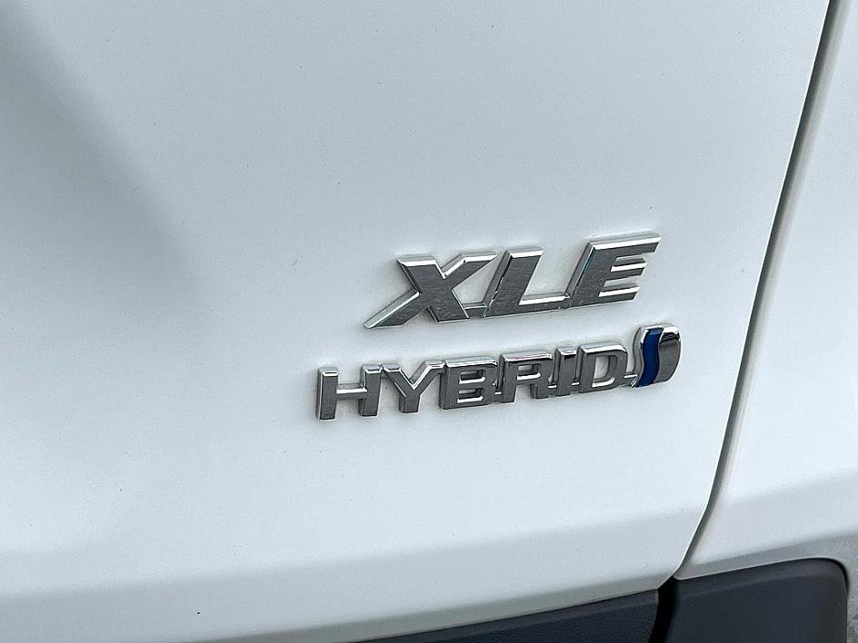 2024 Toyota RAV4 Hybrid XLE photo 27