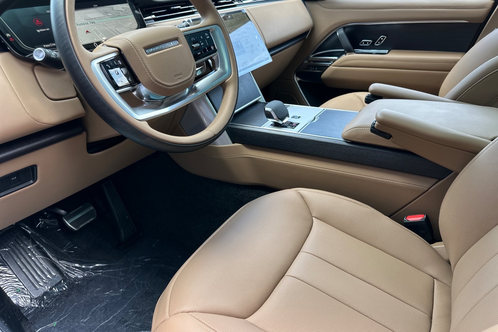 2025 Land Rover Range Rover SE photo 10