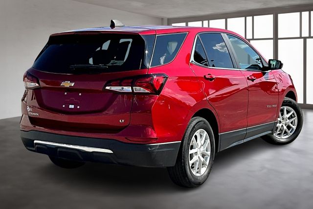 2022 Chevrolet Equinox LT photo 3