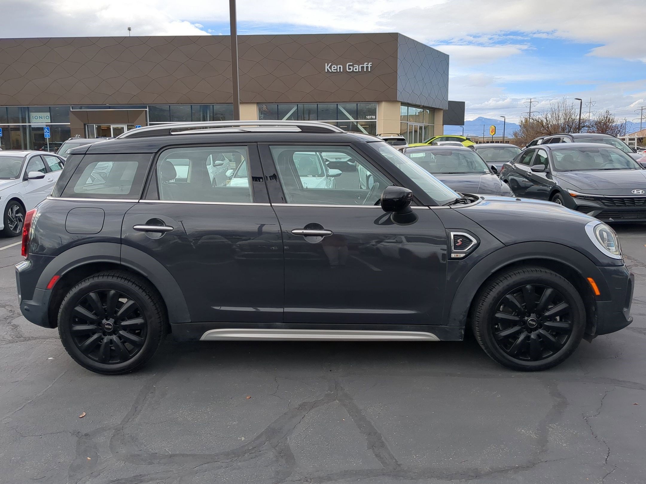 2021 Mini Countryman S photo 2