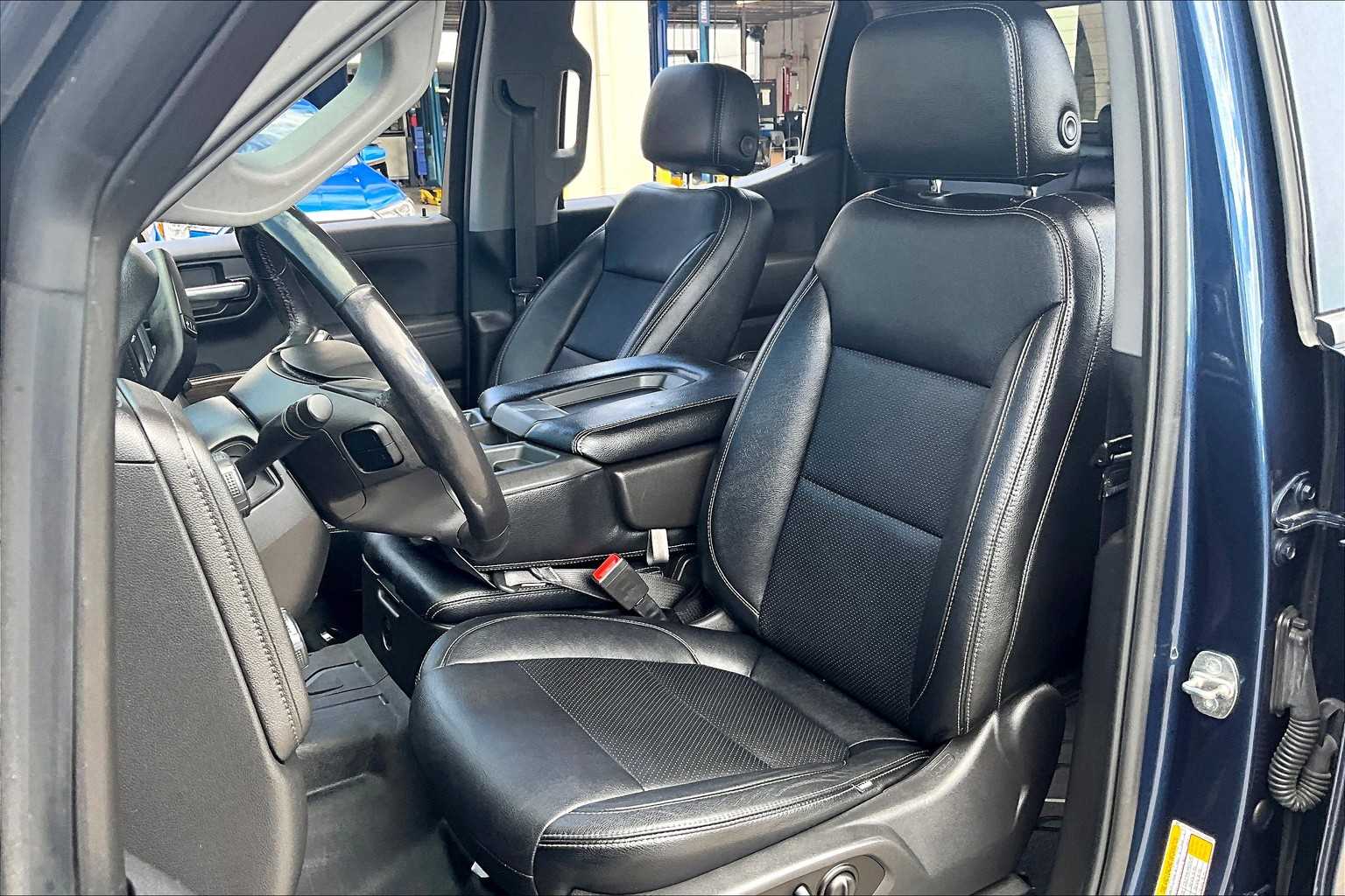 2020 Chevrolet Silverado 1500 LT photo 7