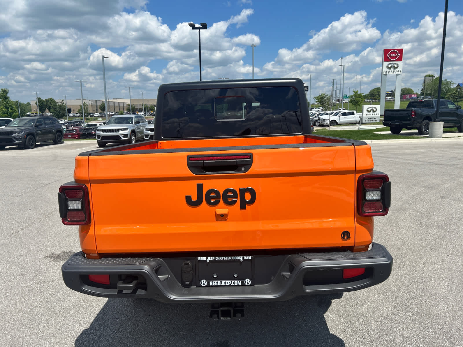 2025 Jeep Gladiator Willys Sport S photo 7