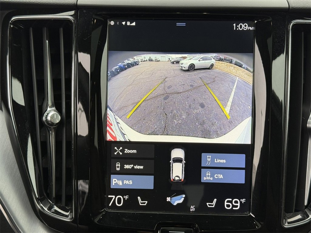 2020 VOLVO XC60 - Image 22