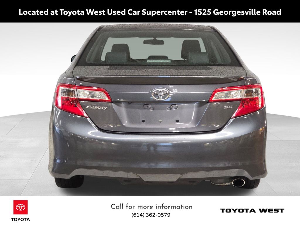 2014 Toyota Camry SE photo 4