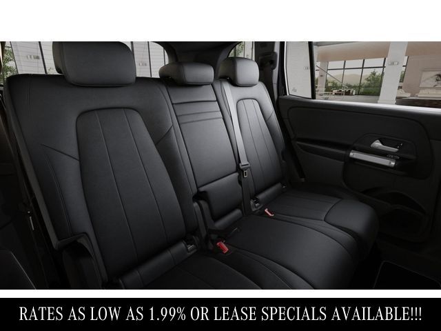 2025 Mercedes Benz GLB 250 4MATIC photo 4