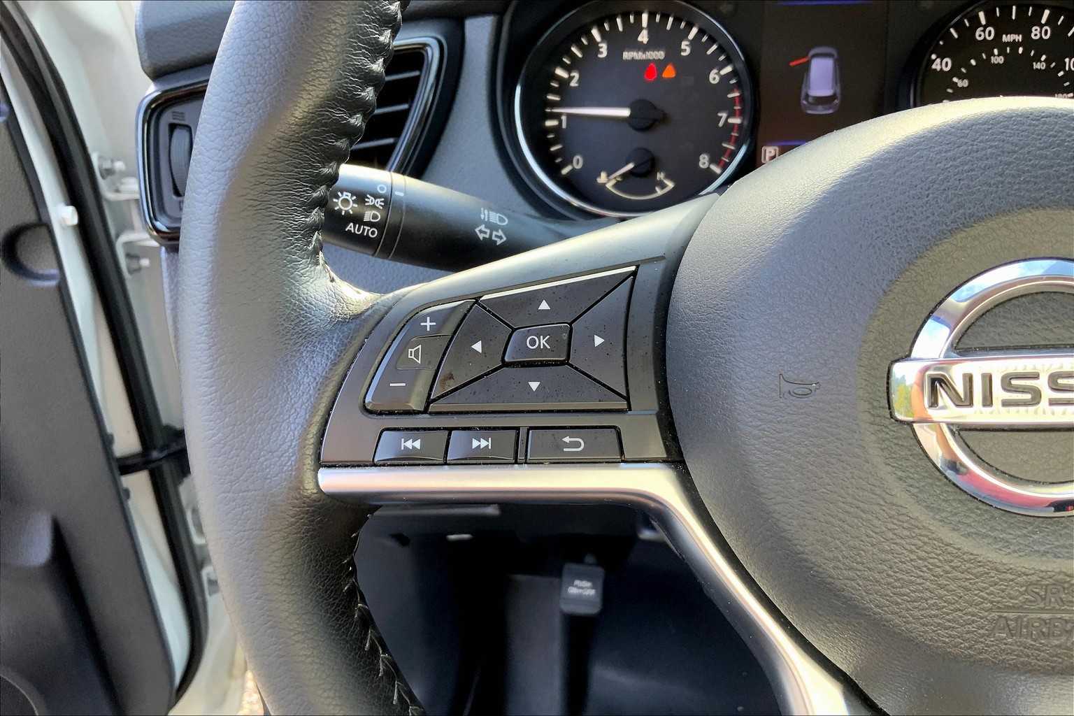2020 Nissan Rogue SV photo 21