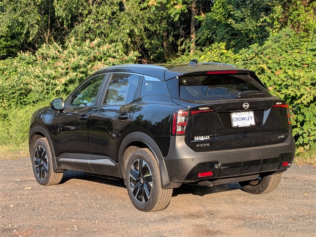 2025 Nissan Kicks SV photo 5