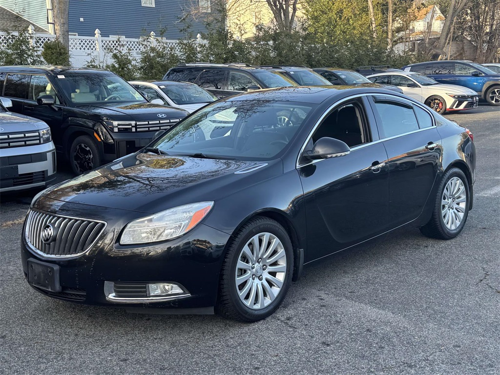 2013 Buick Regal Premium I photo 2