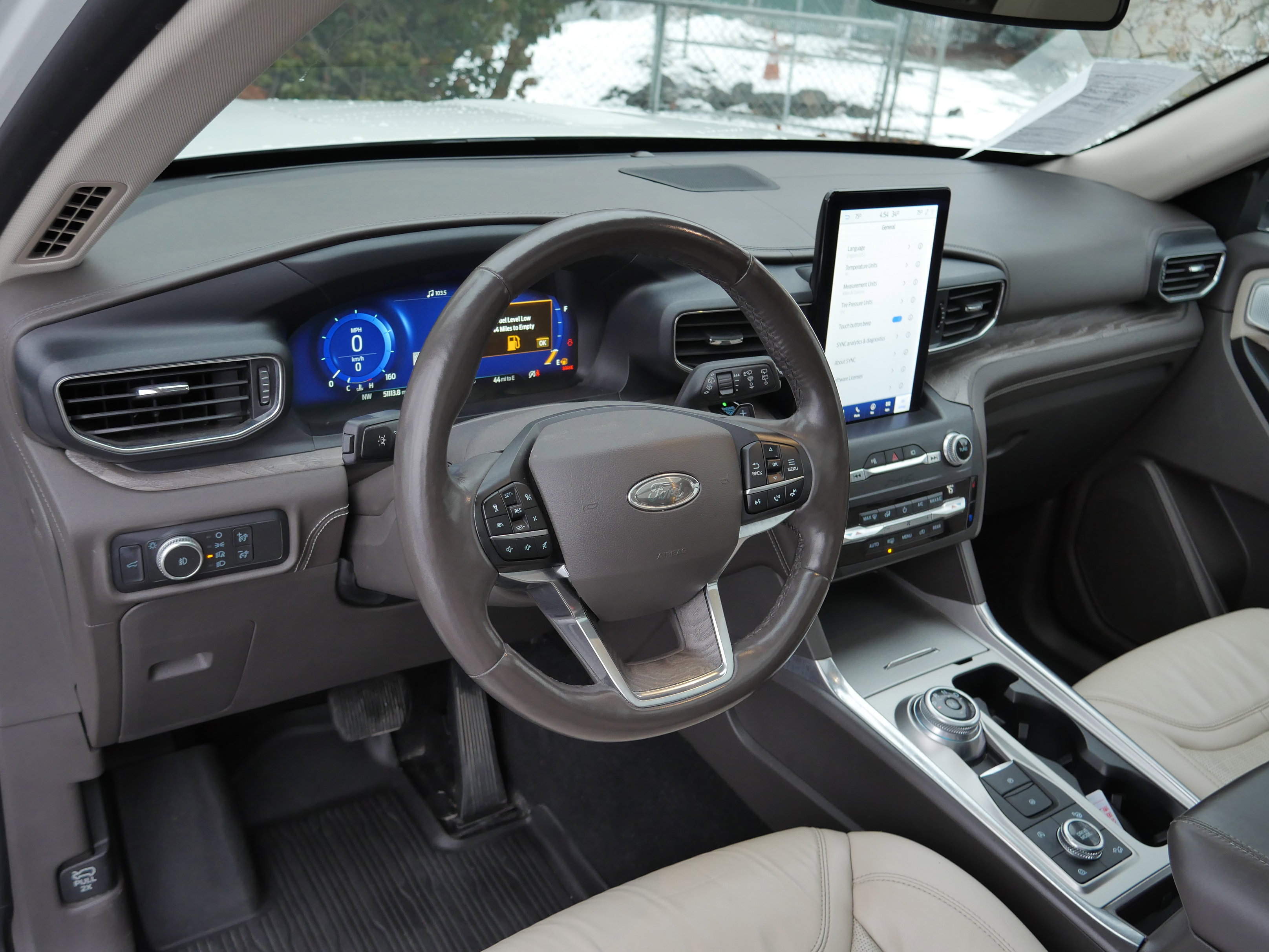 2020 Ford Explorer Platinum photo 2