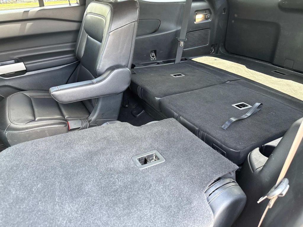 2021 Ford Explorer XLT photo 12