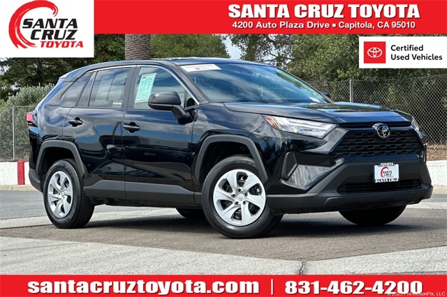 2024 Toyota RAV4 LE's photo
