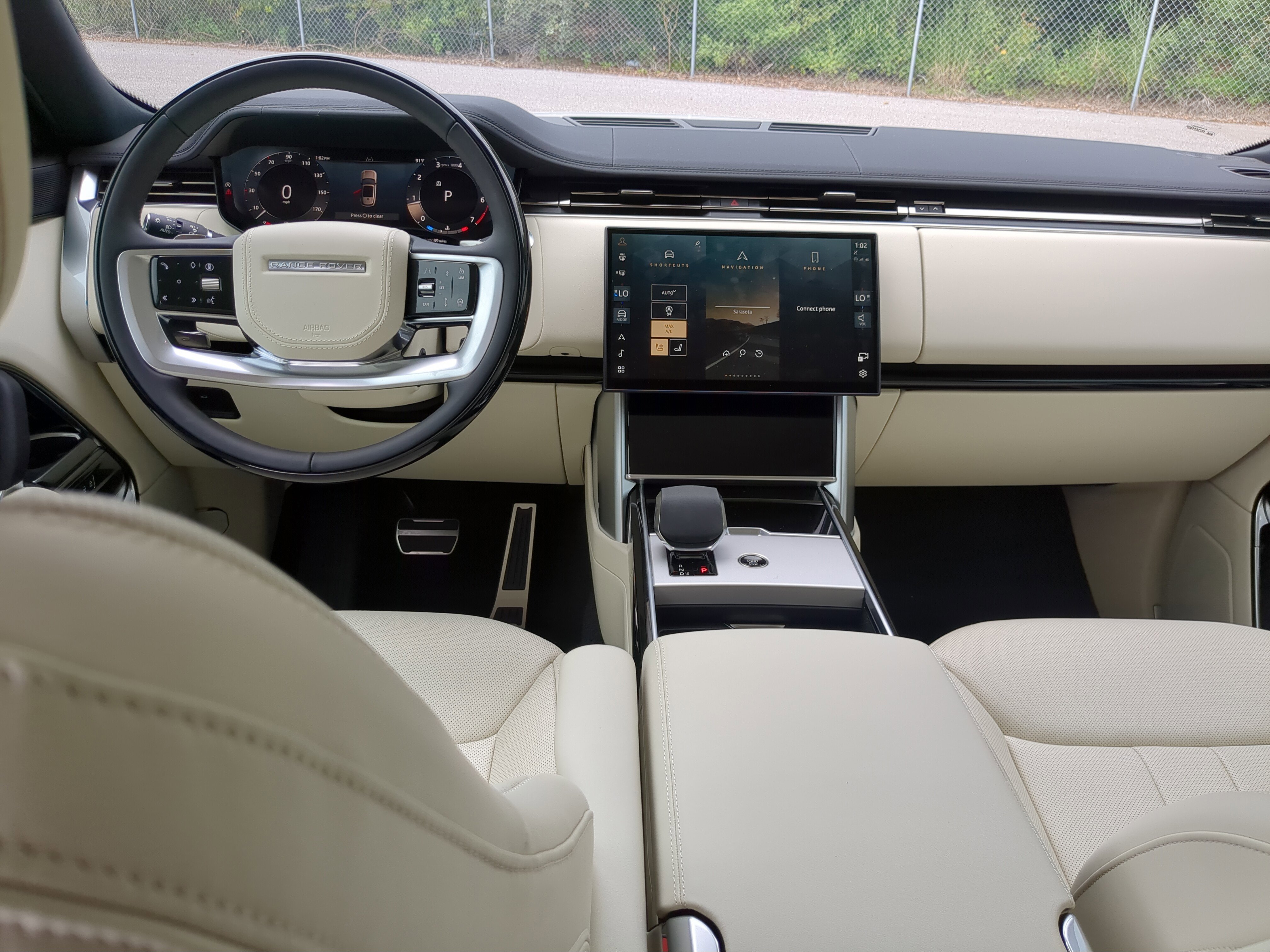 2025 Land Rover Range Rover SE photo 9