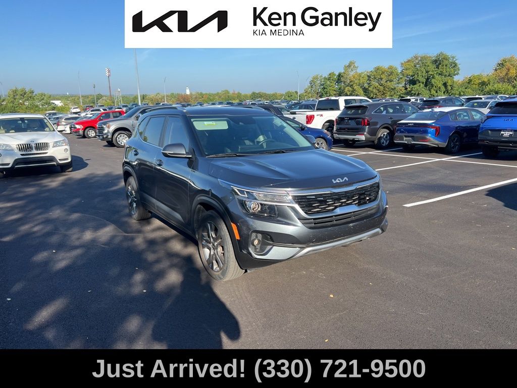 2023 Kia Seltos S Nightfall Edition photo 2