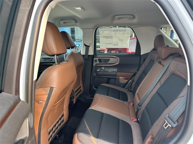 2025 Ford Bronco Sport Outer Banks photo 4