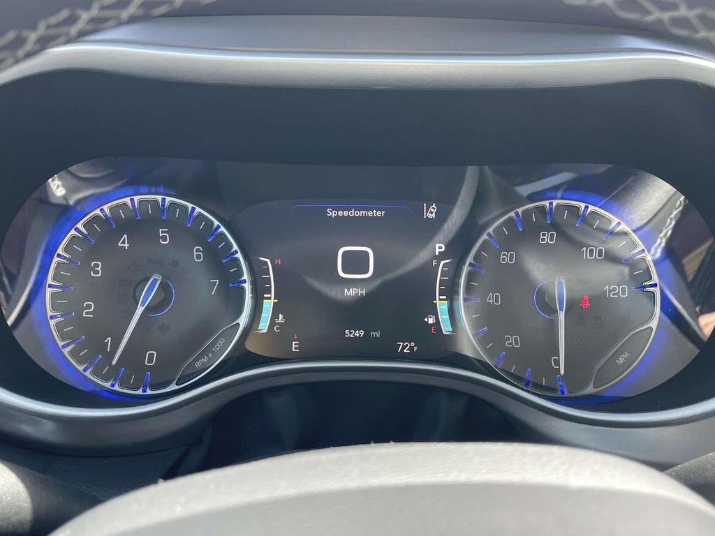 2025 Chrysler Voyager LX photo 27