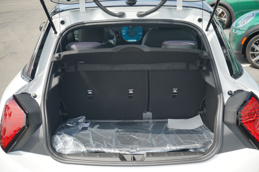 2026 Mini Cooper 4 Door Hardtop Signature photo 11