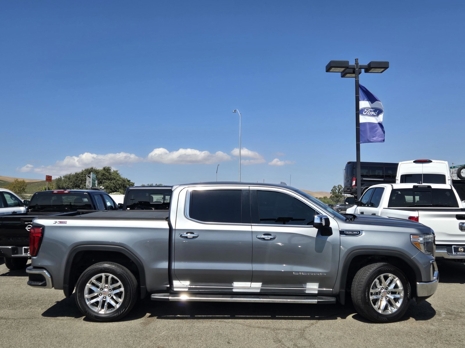 2020 Gmc Sierra 1500 SLT photo 3