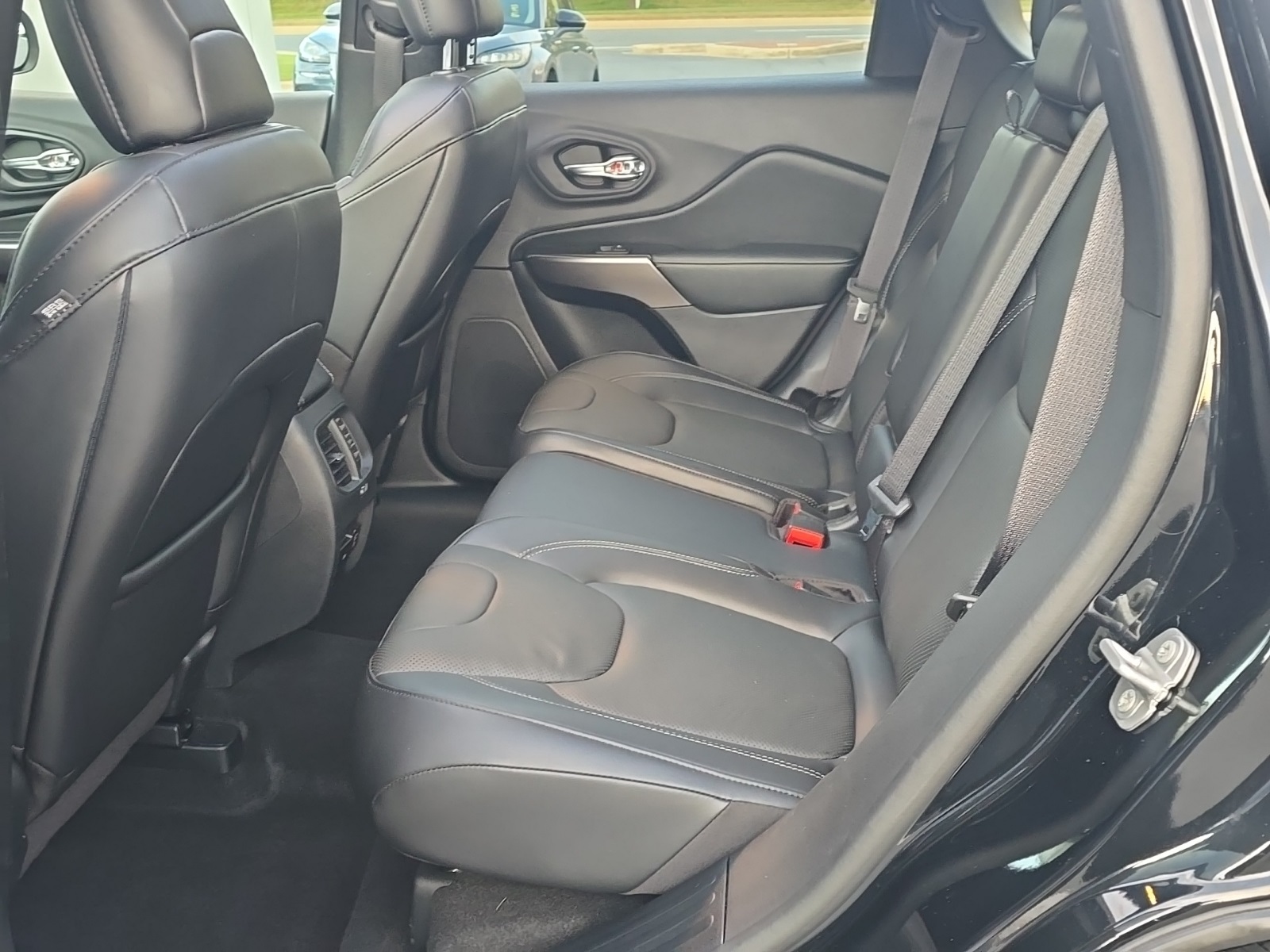 2020 Jeep Cherokee Limited photo 22