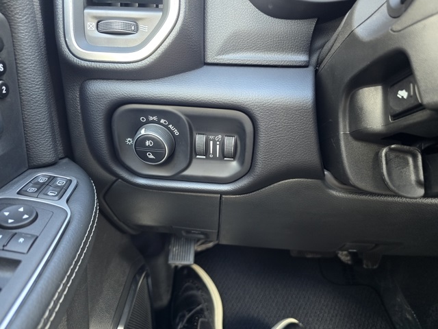 2024 Ram 2500 Laramie photo 12