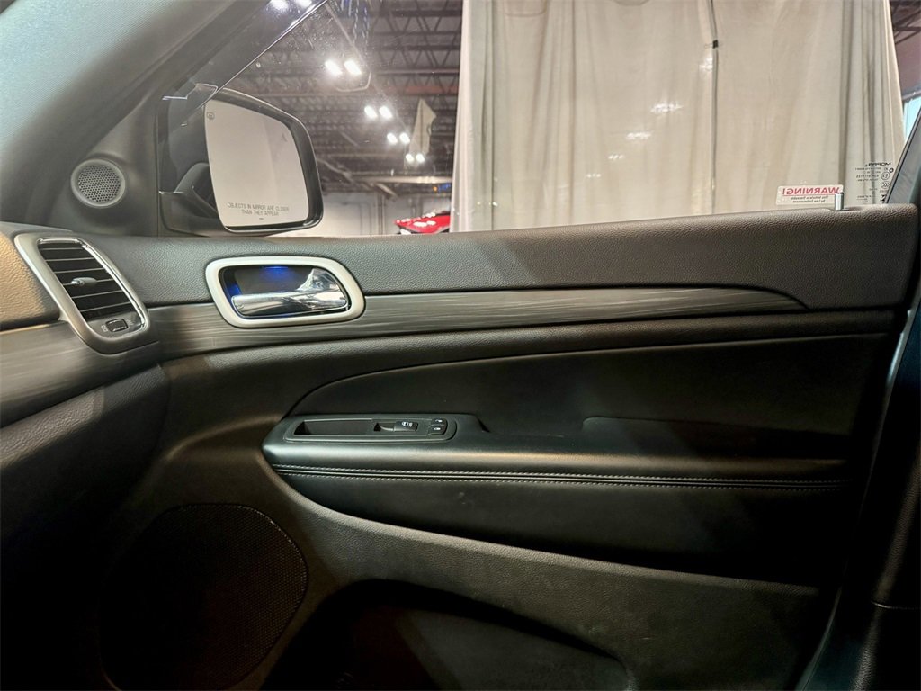 2020 Jeep Grand Cherokee Altitude photo 32