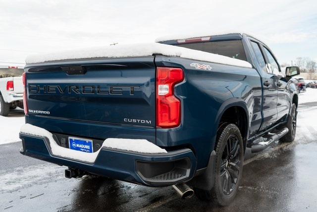 2020 Chevrolet Silverado 1500 Custom photo 3