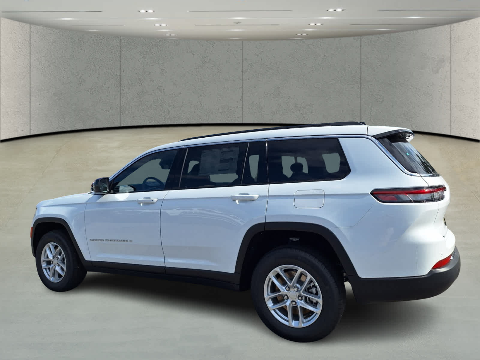 2025 Jeep Grand Cherokee Laredo X photo 4
