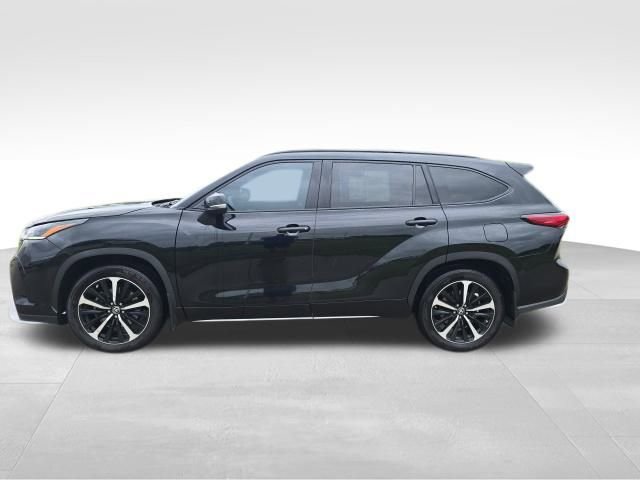 2022 Toyota Highlander XSE Sport photo 2