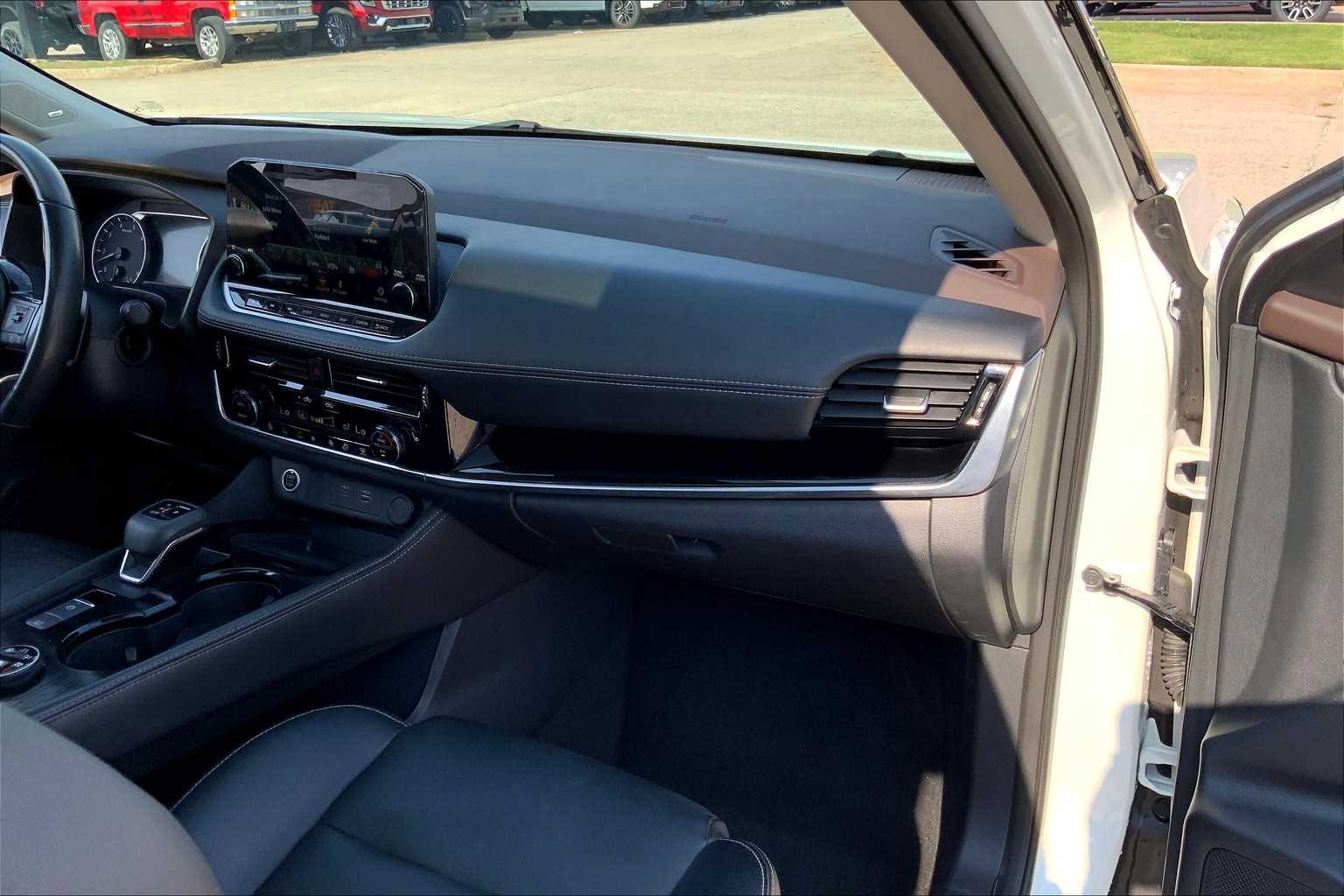 2023 Nissan Rogue SL photo 16