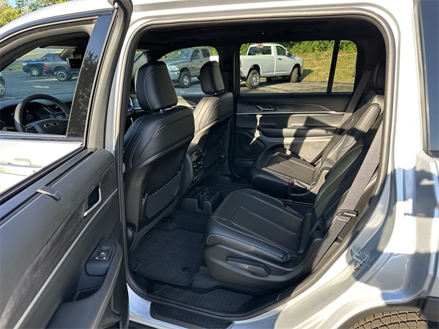 2025 Jeep Grand Cherokee Limited photo 13