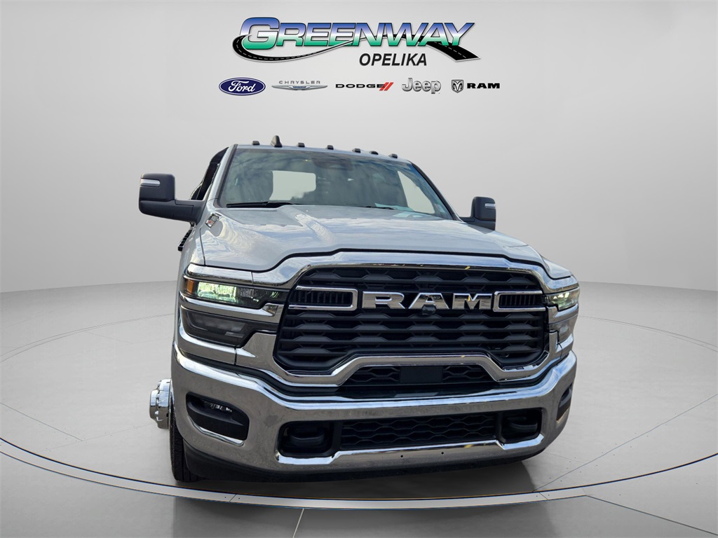 2026 Ram 3500 Tradesman photo 2