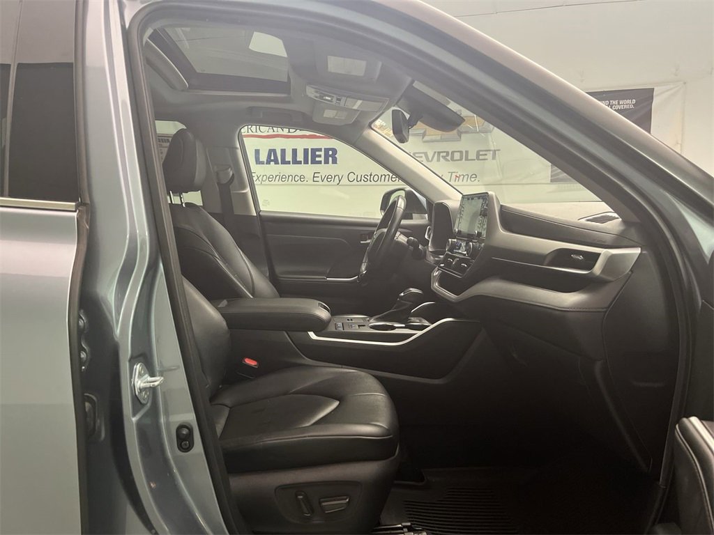 2021 Toyota Highlander XLE photo 26