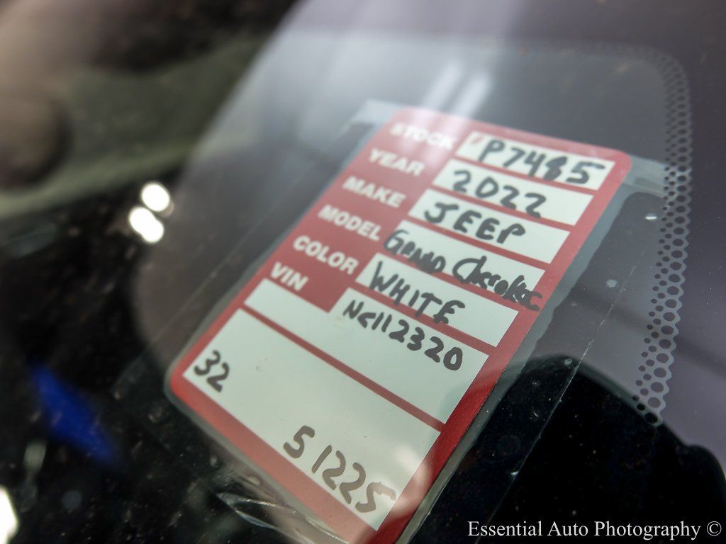 2022 JEEP GRAND CHEROKEE - Image 28