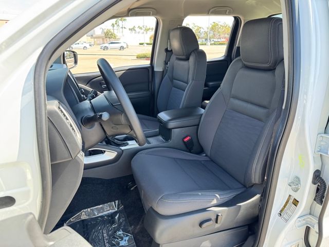 2022 Nissan Frontier SV photo 4