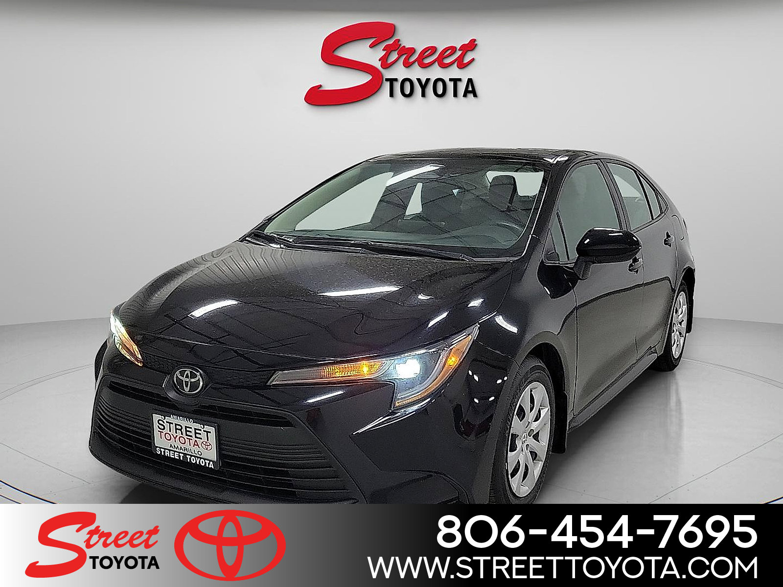 2024 Toyota Corolla LE's photo