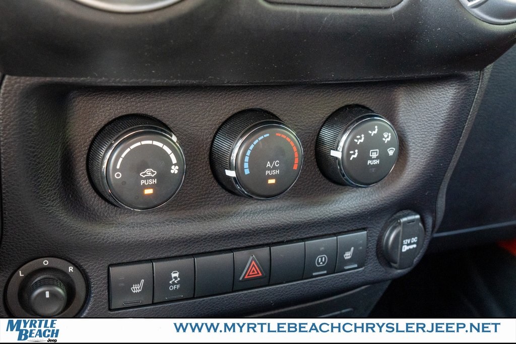 2015 Jeep Wrangler Rubicon photo 19