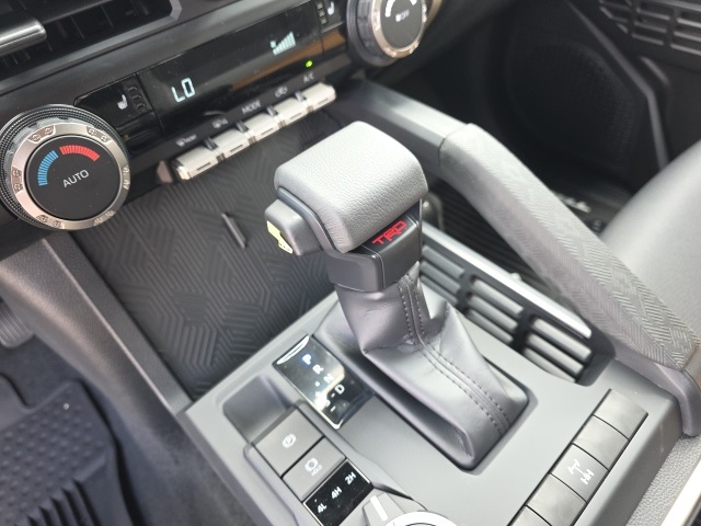 2025 Toyota Tacoma TRD Off-Road photo 23