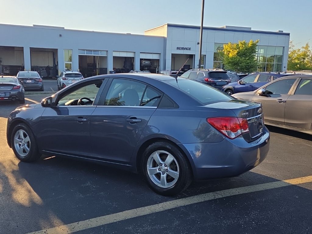 2014 Chevrolet Cruze photo 3