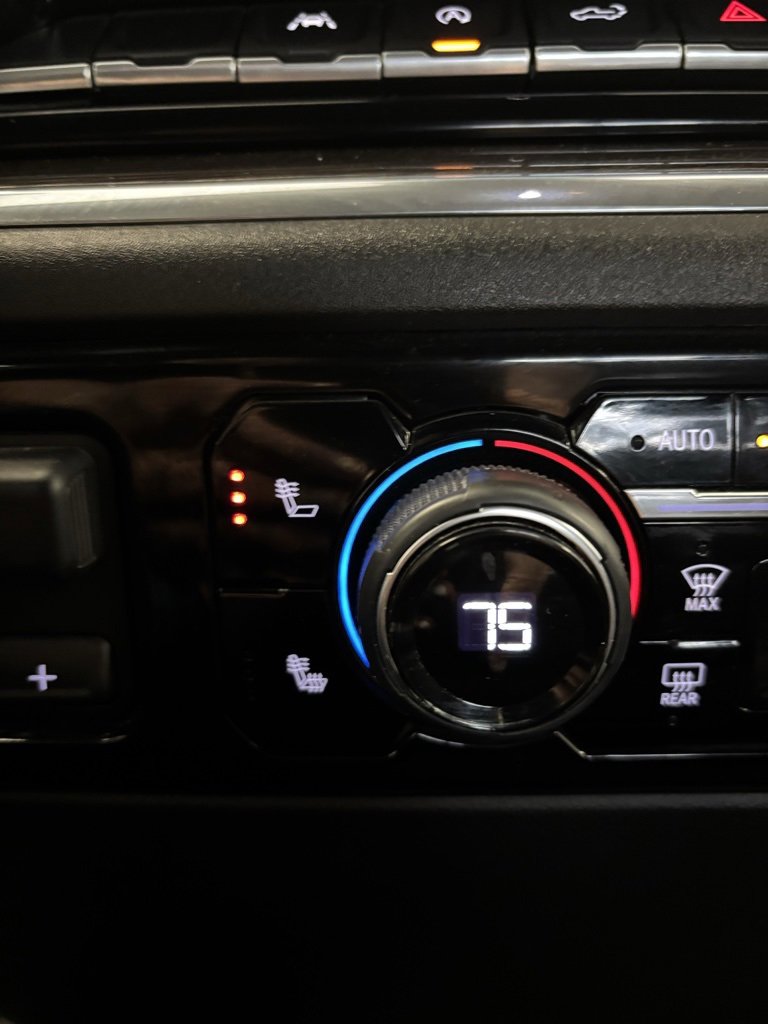 2023 Chevrolet Silverado 1500 LT photo 4