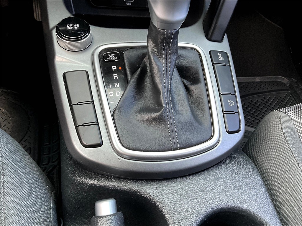 2023 Kia Seltos LX photo 29