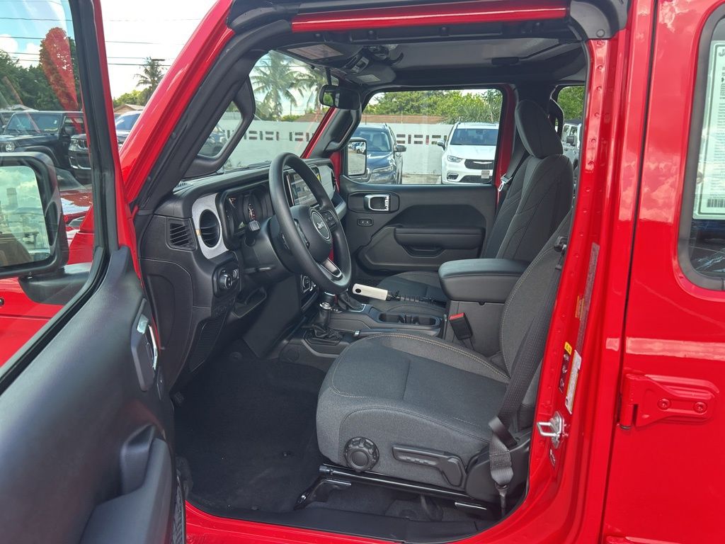 2025 Jeep Gladiator Sport photo 9