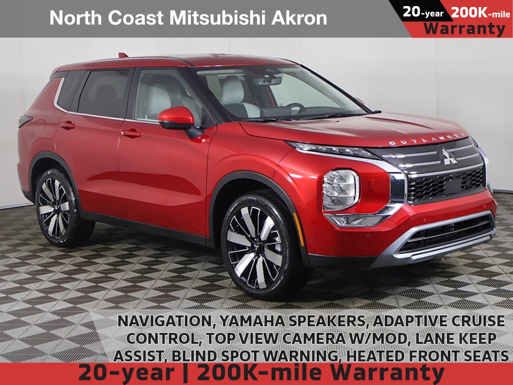 2025 Mitsubishi Outlander SE's photo