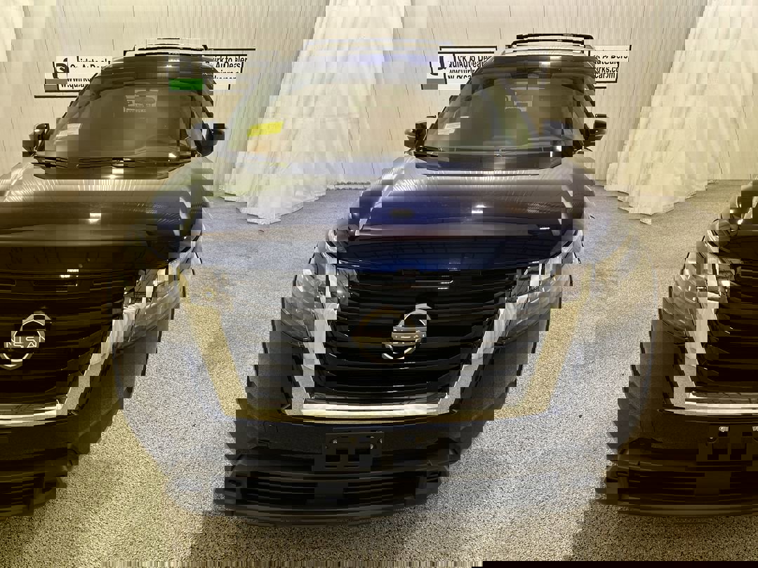 2025 Nissan Pathfinder SV photo 2