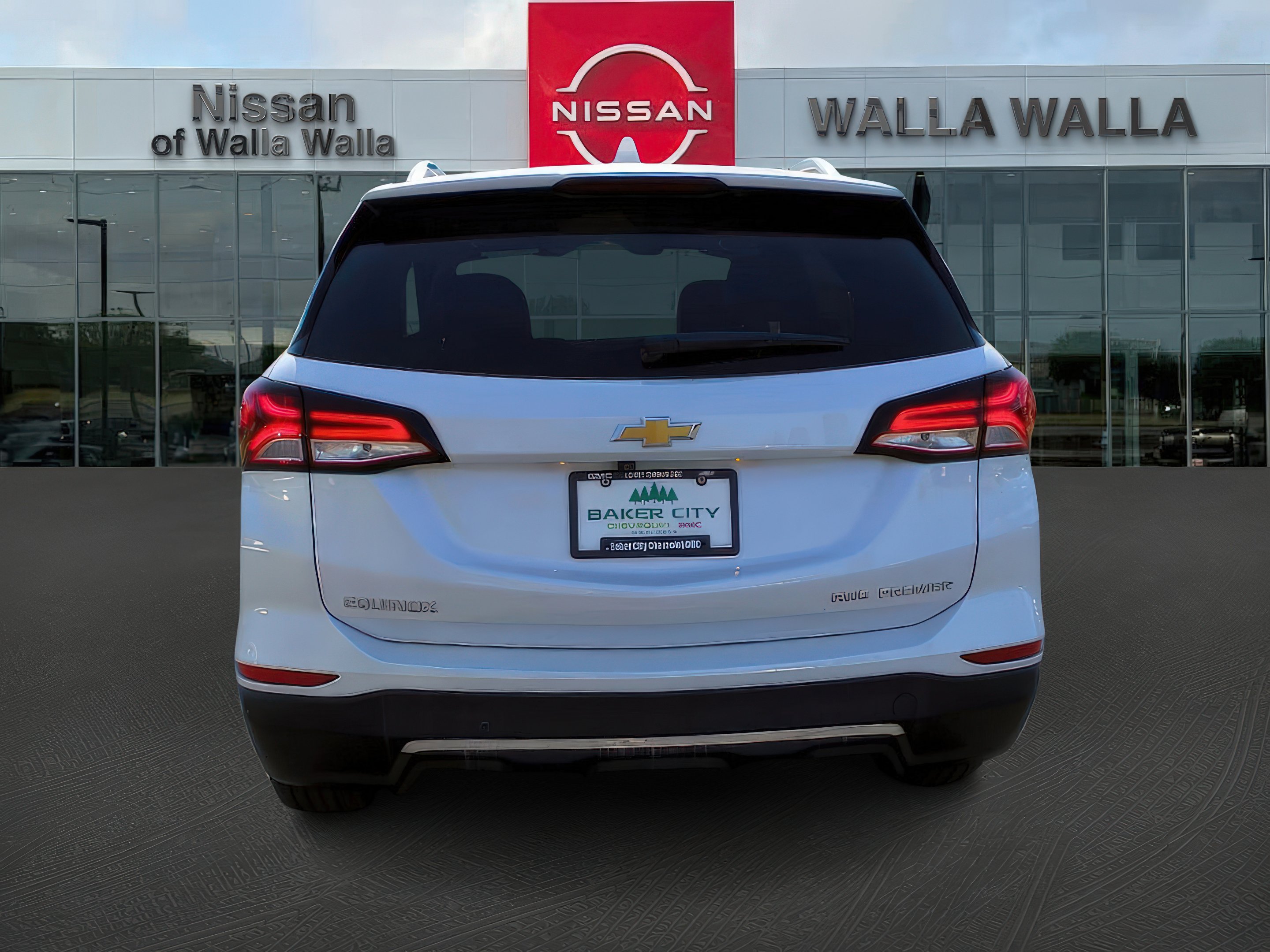 2021 Chevrolet Equinox LS photo 3