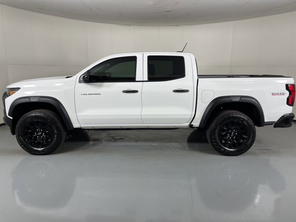 2026 Chevrolet Colorado Trail Boss photo 2