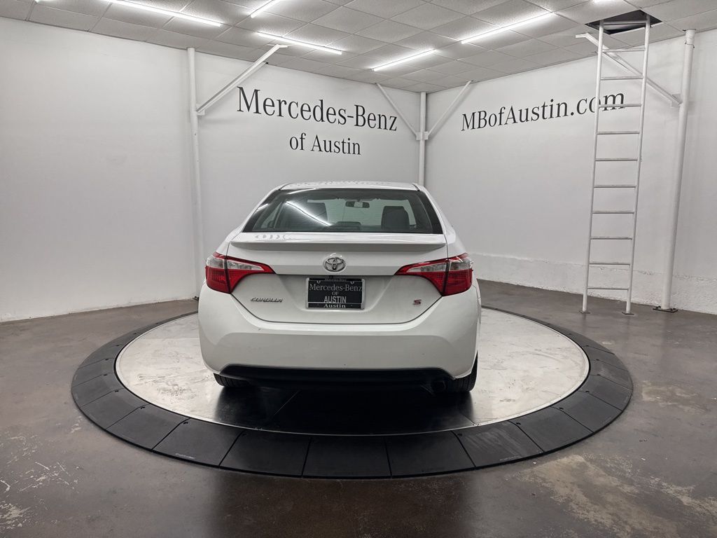2015 Toyota Corolla Plus photo 3