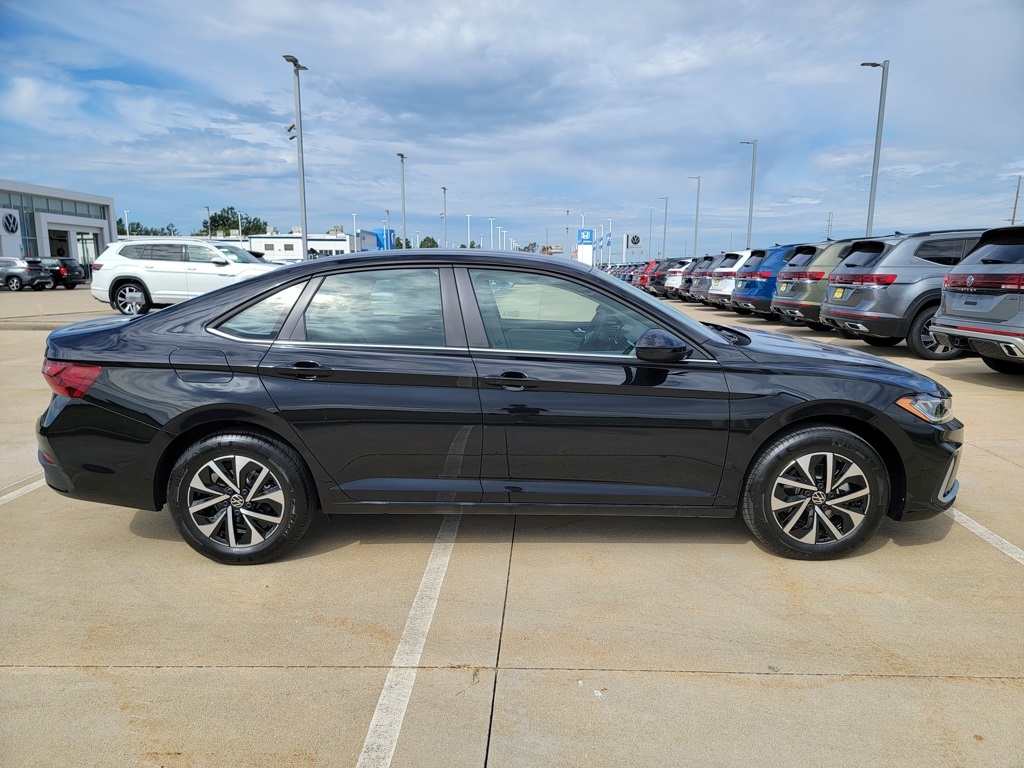 2025 Volkswagen Jetta 1.5T S photo 4