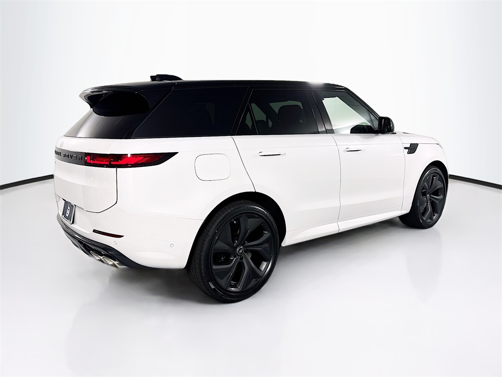 2025 Land Rover Range Rover Sport SE photo 3