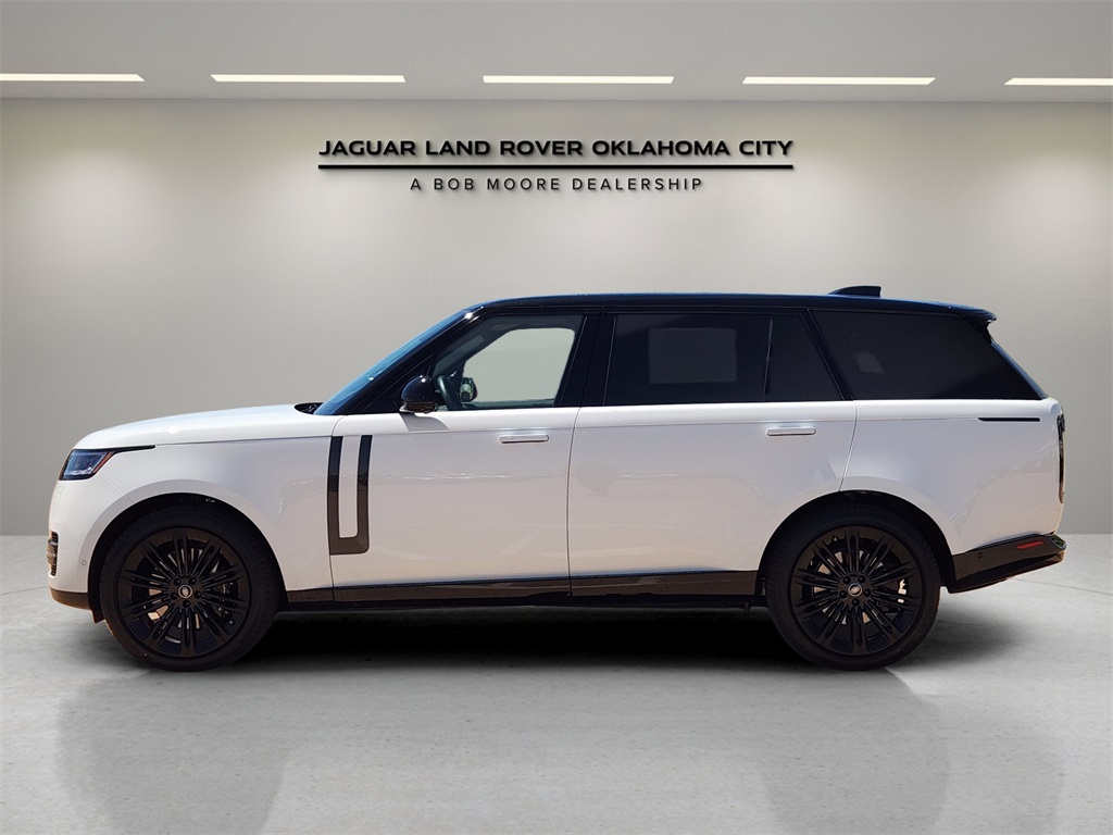 2025 Land Rover Range Rover SE photo 3